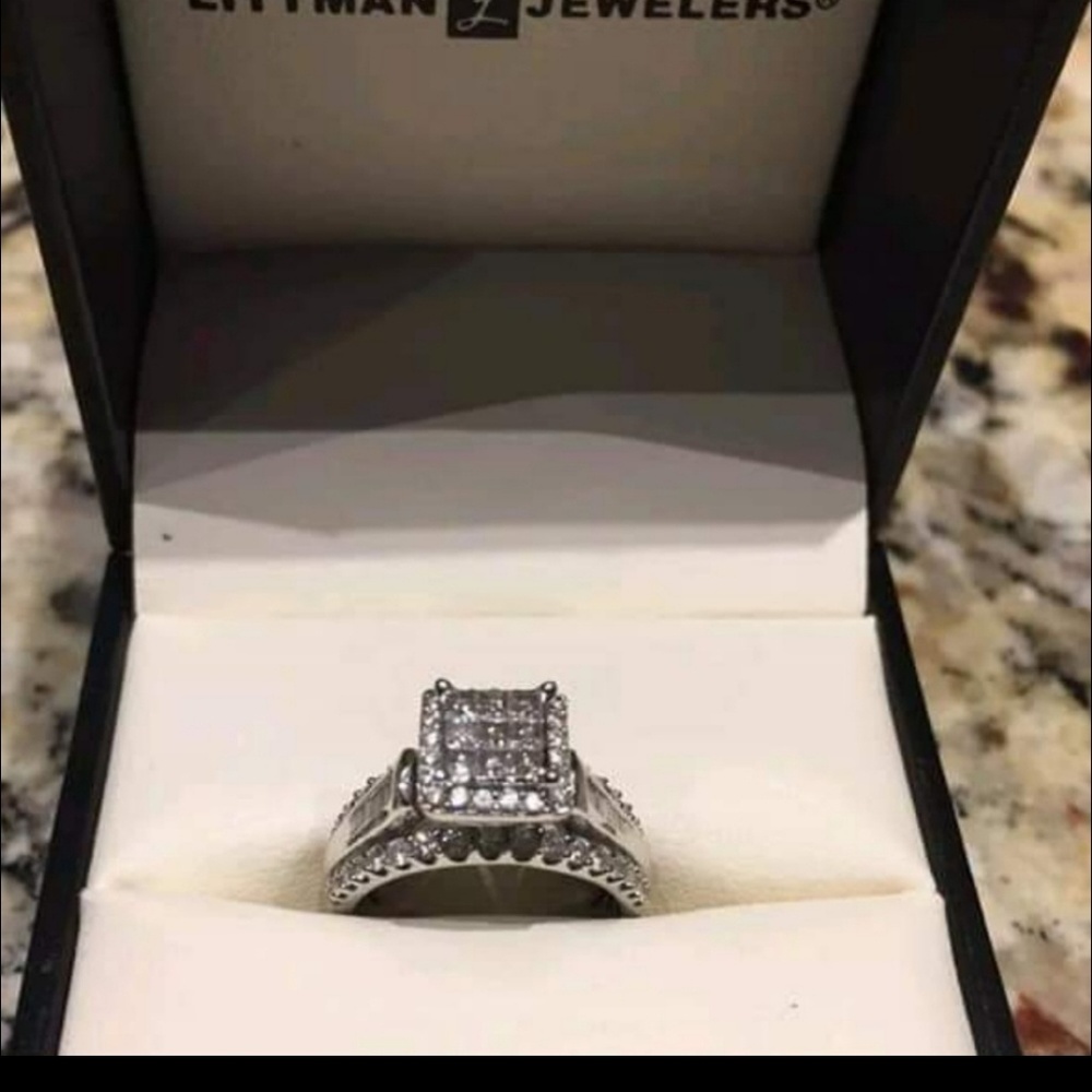 10k white gold engagement ring